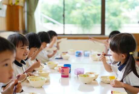 お昼の園での様子