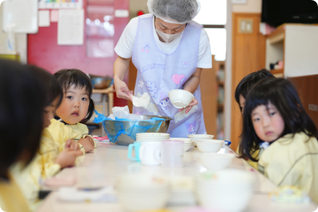 お昼の園での様子